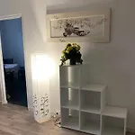 Appartamento Wunderschoene Und Handwerker Und Monteur 167