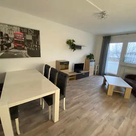 Appartamento Wunderschoene Und Handwerker Und Monteur 167 Magdeburgo