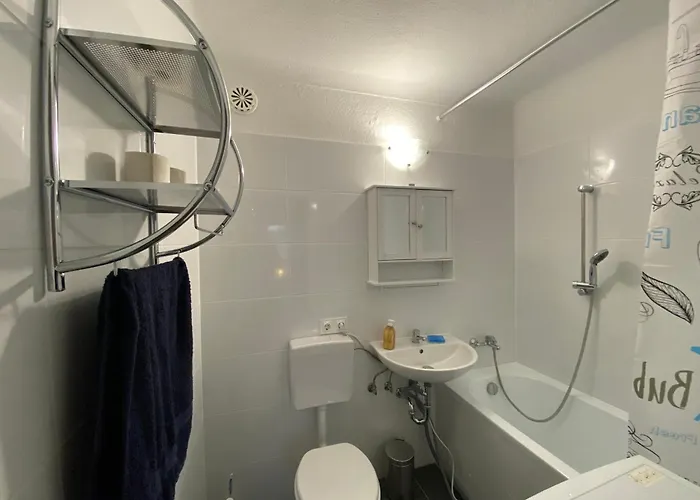 Apartment Wunderschoene Und Handwerker Und Monteur 167 *